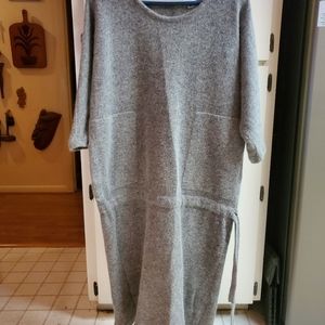 Women's dress, bag style with kimono sleeves 2 pockets on front